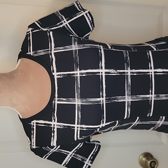 Persaya Black and White Windowpane Print Dress Size M Jrs. - Picture 2 of 7